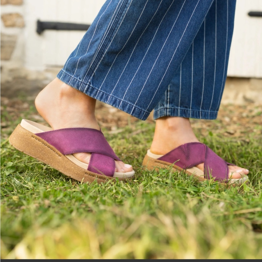 Dansko Women’s Plum Crisscross Slide Mules